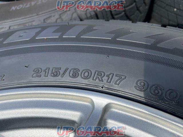 weds (Weds)
Fencer
+
BRIDGESTONE (Bridgestone)
BRIDGESTONE
BLIZZAK
VRX3
215 / 60R17
Made in 2023
Four-02