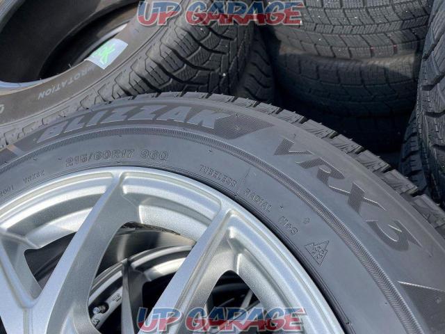 weds (Weds)
Fencer
+
BRIDGESTONE (Bridgestone)
BRIDGESTONE
BLIZZAK
VRX3
215 / 60R17
Made in 2023
Four-05