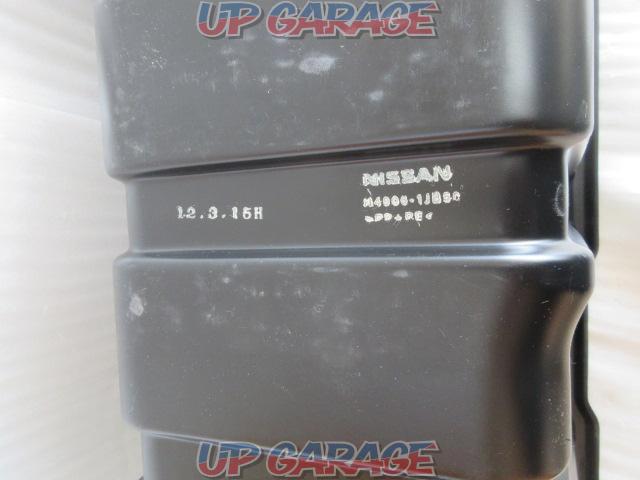 Nissan
E52 Elgrand early model genuine luggage under box tray
(X03467)-10