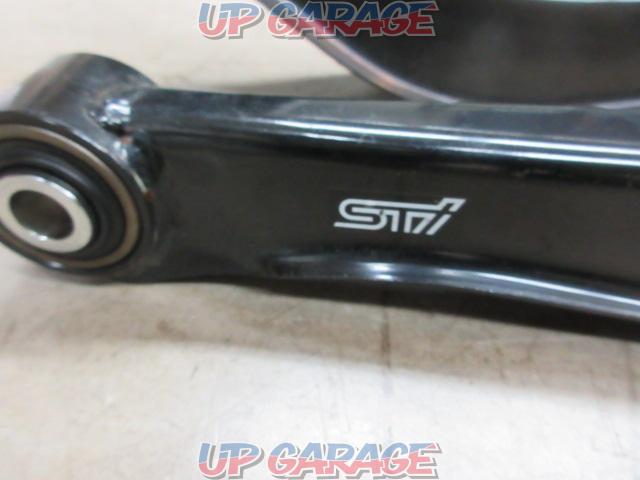 Subaru genuine
STi
Rear lower arm
(X03638)-02