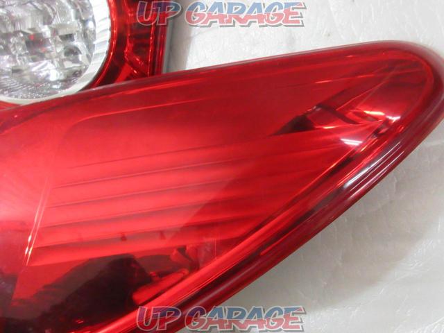 TOYOTA
130 Series Mark X Early Genuine Tail Lens (X03626)-03