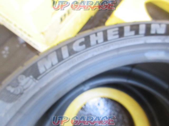 ※ 2 tires only
MICHELIN
PILOT
SPORTS 4
(X03881)-05