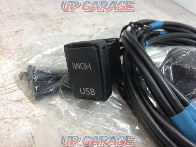 トヨタ純正 USB/HDMI入力端子 品番:08541-00540/08541-0550-02