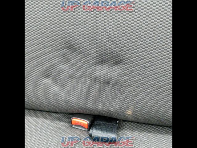 Toyota genuine
200 series
Regius Ace
DX genuine rear seat-06