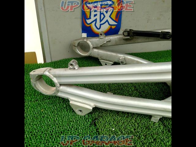 KAWASAKI
ZRX1200R
Genuine swing arm-02