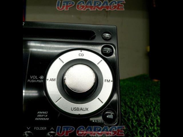 Honda genuine
Gathers
CDF-R9111
CD / USB-06