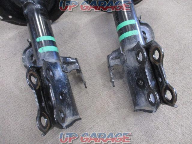 TOYOTA (Toyota)
Genuine suspension kit
Alphard/Vellfire/20 series
2WD
Late]
Usage period: about 1 month (approx. 1000km)
*Genuine upper is missing*-02