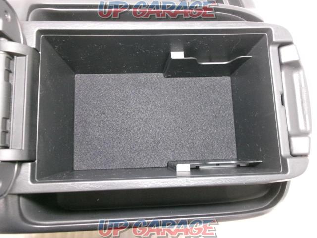 Toyota genuine
Hiace 200
7-inch
Genuine console box-05