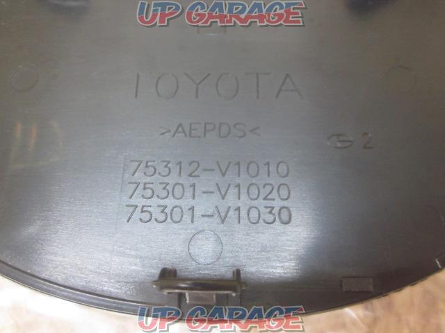 Toyota
90 series VOXY
genuine heat blue
Front emblem-03