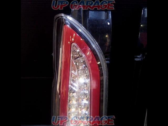 SONER
Sequential LED tail light
[Hiace 200]-02