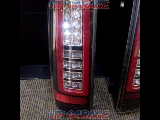SONER
Sequential LED tail light
[Hiace 200]-03
