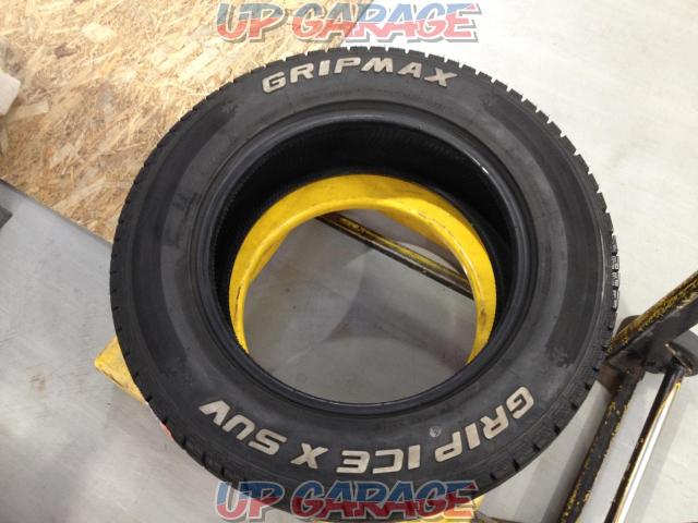 GRIPMAX
GRIP
ICE
X
SUV
White letter tires!!-05