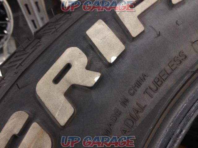GRIPMAX
GRIP
ICE
X
SUV
White letter tires!!-06