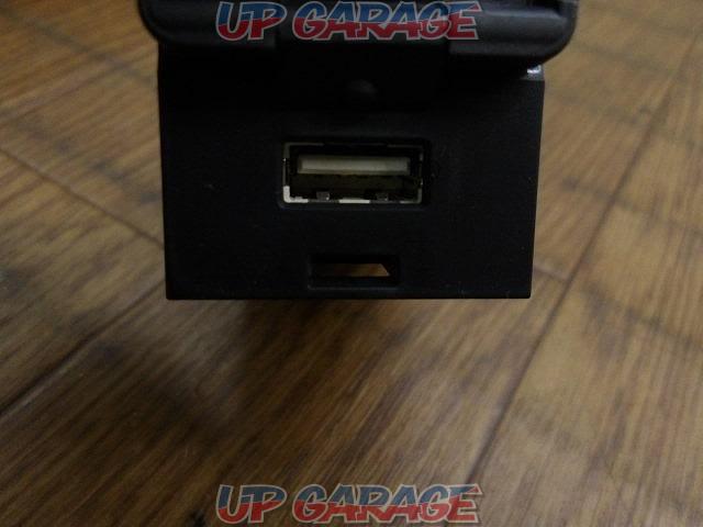 Toyota genuine USB charger connector-04
