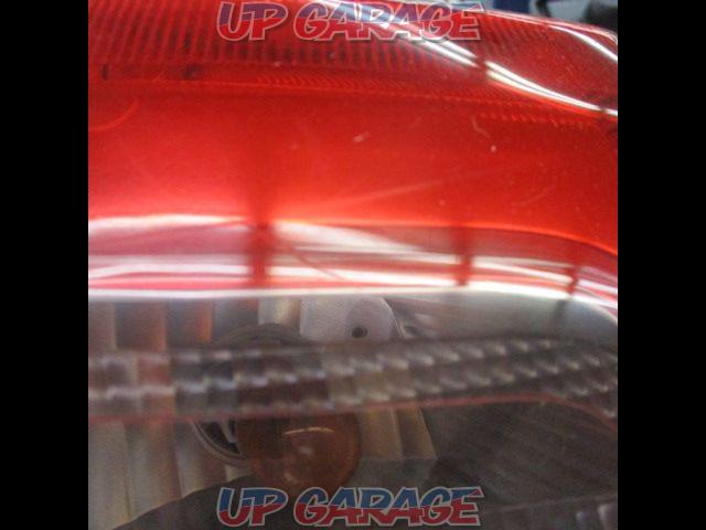Daihatsu genuine Tanto Exe tail lens
Right and left-04