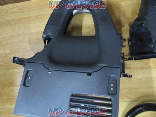 Honda
AP2/S2000 genuine
Roll bar panel with built-in satellite speakers
Right and left-05