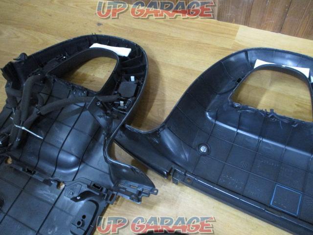 Honda
AP2/S2000 genuine
Roll bar panel with built-in satellite speakers
Right and left-09
