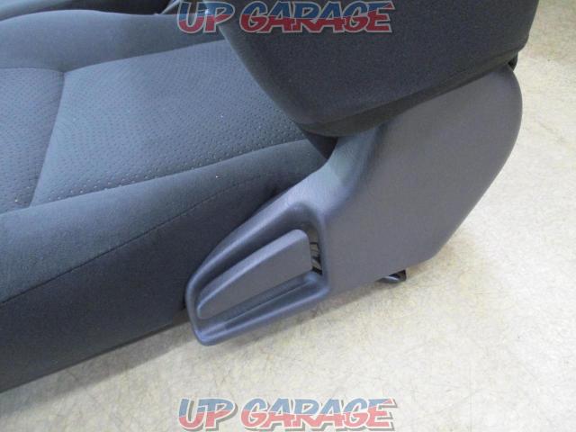 Toyota genuine 200 series Hiace 7 type
Super GL front seats (left and right set)-03