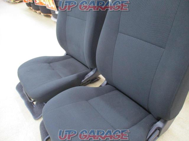 Toyota genuine 200 series Hiace 7 type
Super GL front seats (left and right set)-04