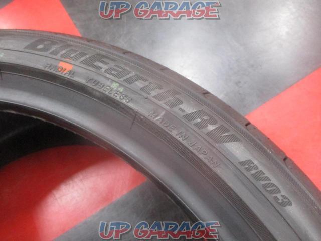 Old serial special price tires!!
YOKOHAMA
BluEarth
RV03-06
