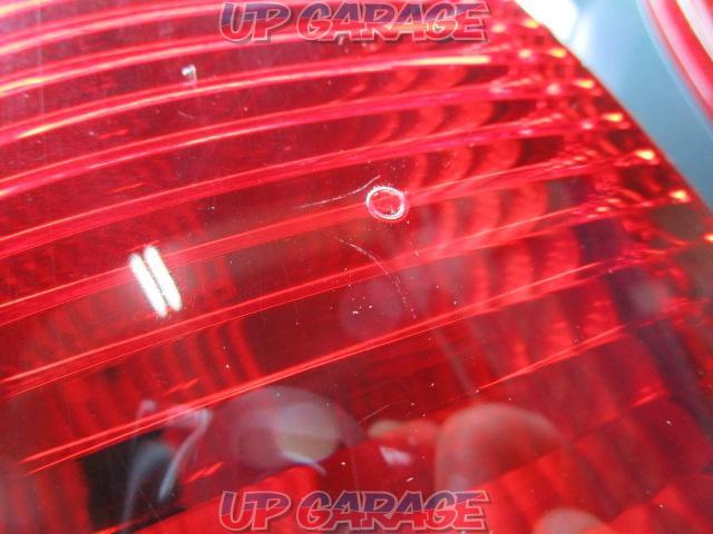 TOYOTA genuine
tail lamp
Right and left
Cold region specifications (for cars with back fog)
Hiace / 200 system
1-3 type
KOITO26-120/KOITO26-121-02