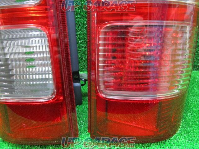 TOYOTA genuine
tail lamp
Right and left
Cold region specifications (for cars with back fog)
Hiace / 200 system
1-3 type
KOITO26-120/KOITO26-121-04