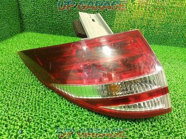 TOYOTA
Genuine LED tail lens red
5 split
Estima
Previous period
ACR50
Many flaws-02