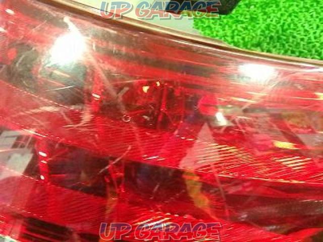 TOYOTA
Genuine LED tail lens red
5 split
Estima
Previous period
ACR50
Many flaws-06