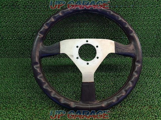 MOMO
VELOCE
V35
Leather steering wheel-03