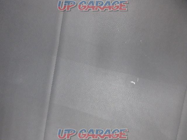 UI
Vehicle
Hiace
Bed Kit
*Mat only divided into 3 parts-05