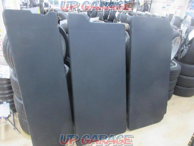 UI
Vehicle
Hiace
Bed Kit
*Mat only divided into 3 parts-07