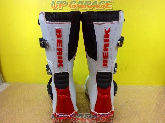 BERIK
OFFROAD BOOTS
TRIAL
Terrain Boots
Trial
White / Red
Size: US
9 / EU
42-02