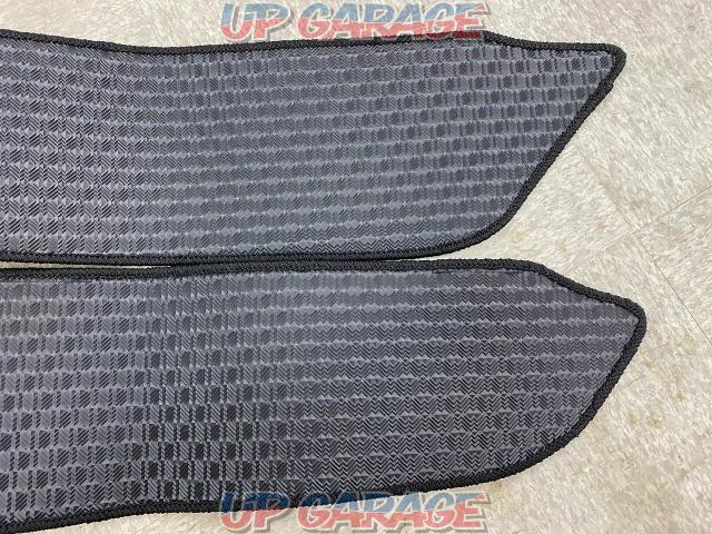 Other steps for 200 series Hiace
Rubber mat
For S-GL
Suitable without power slide-02