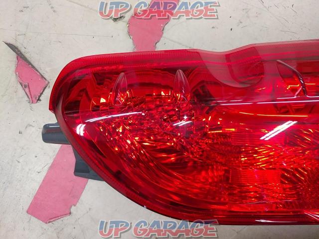 Genuine Toyota (KOITO)
26-140) Tail R Tens/Tail Lamp
2 split
Right and left-05