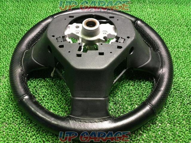 Subaru genuine BP5 Legacy
MOMO steering wheel (commercially available synthetic leather covered product)-07