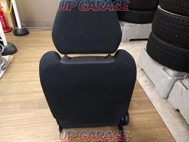 Nissan genuine
S15 Driver's seat side seat-06