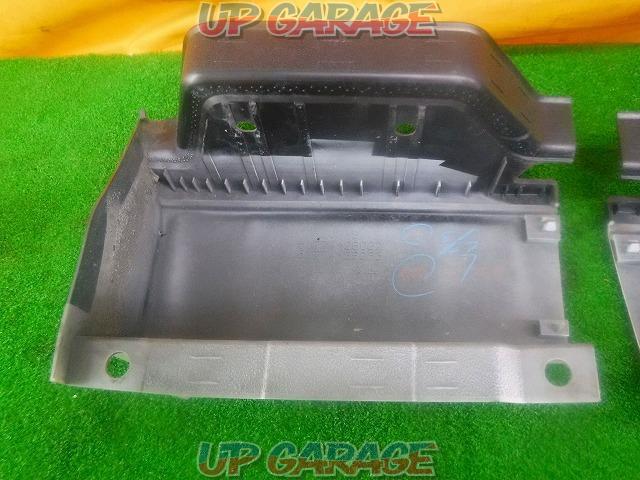 Left and right set TOYOTA genuine
Step plate cover-06