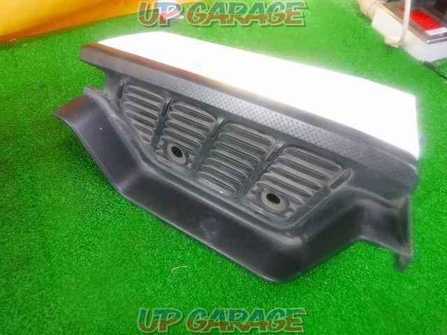 Left and right set TOYOTA genuine
Step plate cover-08