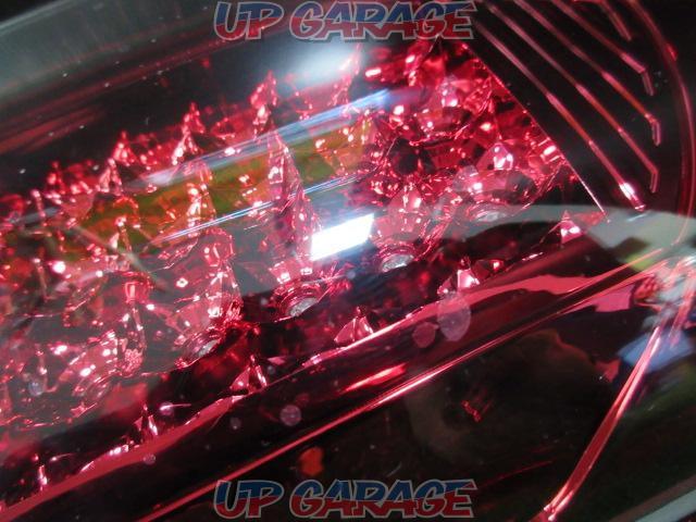 Valenti200 series Hiace
LED tail lens
Left side only-04
