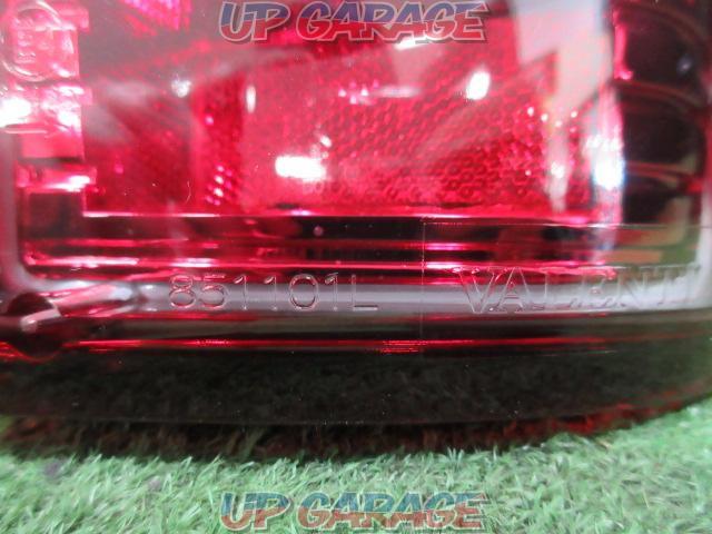 Valenti200 series Hiace
LED tail lens
Left side only-07