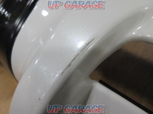 TRD86/ZN6
Early rear diffuser
*Large crack-06