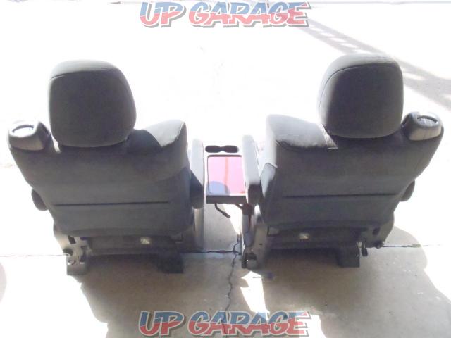 Toyota
Alphard
ANH20 / 25
Second seat
Right and left-10
