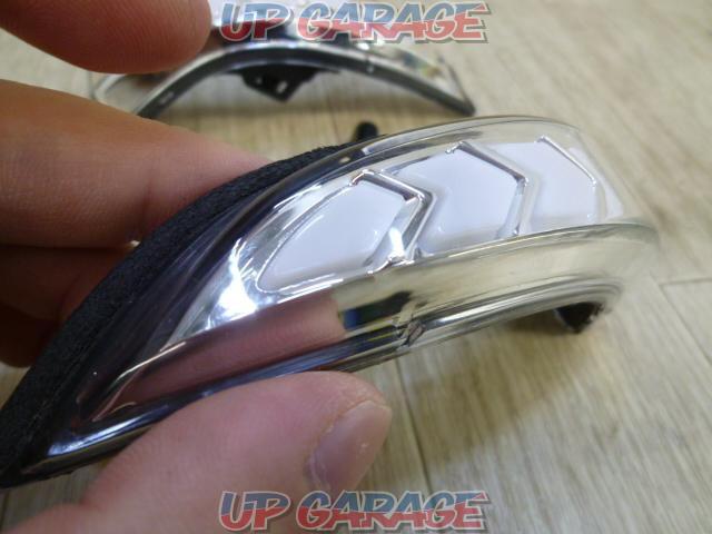 Other manufacturers unknown
LED turn signal lens
■Aqua
NHP10
Late version-04