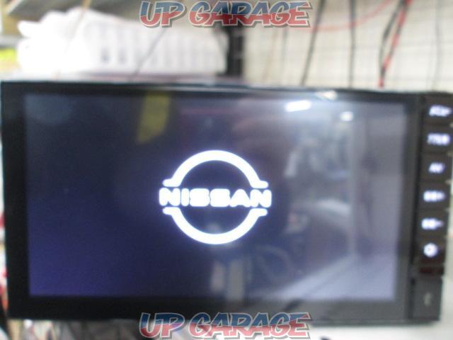 Nissan genuine
9 inch display audio
DA22J
(B8185-8998A)-09