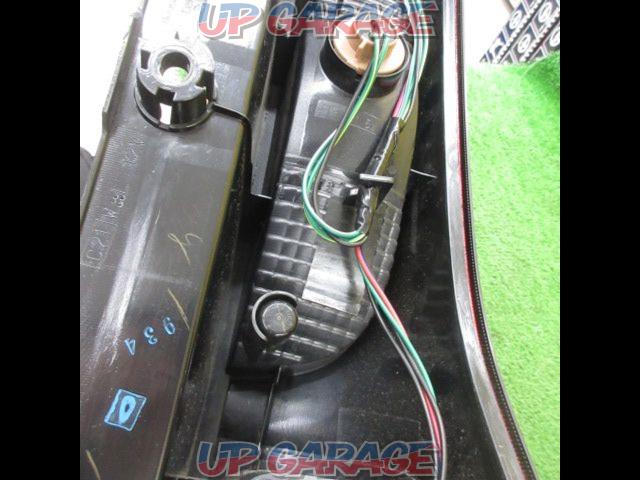 Nissan
C25 / Serena genuine
Tail lens
Right and left
ICHIKOH-04