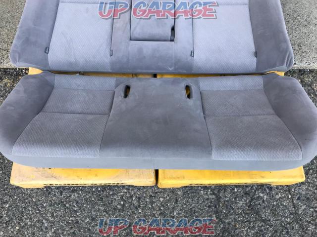 Toyota genuine
160 series axio
Genuine rear seat
[
Arm rested
]-03
