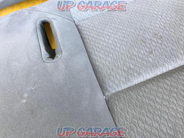 Toyota genuine
160 series axio
Genuine rear seat
[
Arm rested
]-04