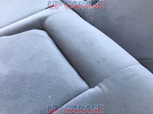 Toyota genuine
160 series axio
Genuine rear seat
[
Arm rested
]-05