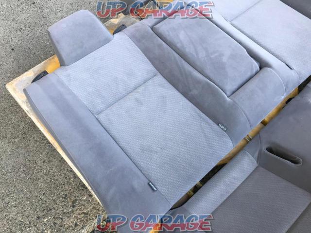 Toyota genuine
160 series axio
Genuine rear seat
[
Arm rested
]-07