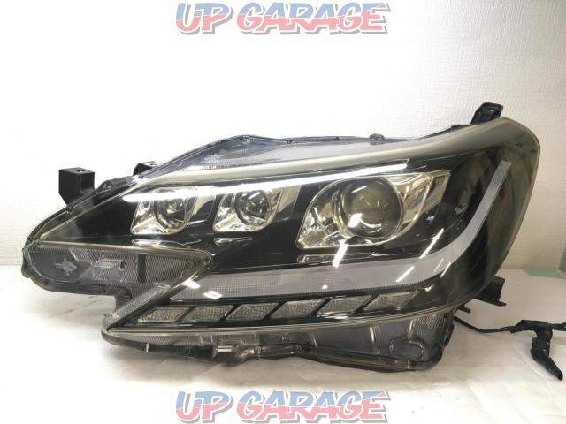 No Brand
Trinocular sequential headlight with opening motion function
130 series mark X
Late]-07
